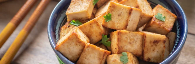 arroz integral salteado con tofu