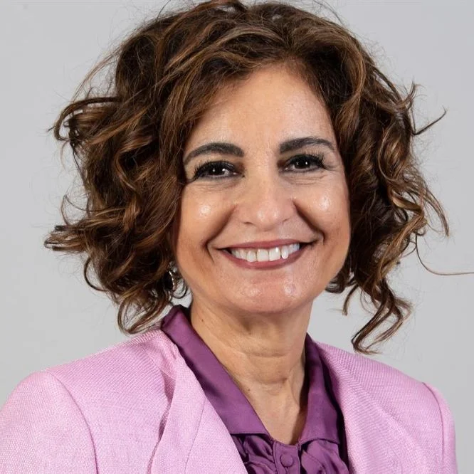 ¿Qué estudios tiene la ministra María Jesús Montero?