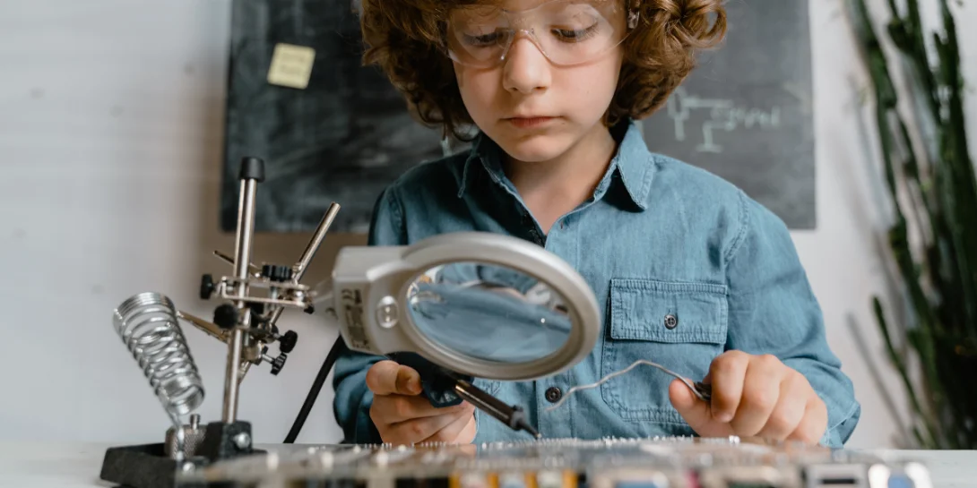 Cómo fomentar la creatividad y el aprendizaje práctico con tinkering en el aula