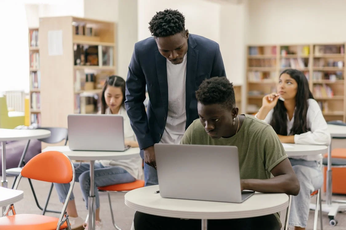 CURSO ESPECIALIZACIÓN EMPODERAMIENTO ESTUDIANTES CON COMPETENCIAS DIGITALES 