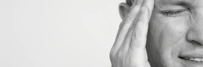 ¿Qué síntomas provocan la cefalea y la migraña?